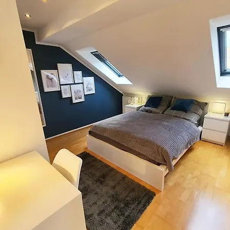Modernes Und Ruhiges Mit Loggia Apartment