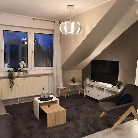 Modernes Und Ruhiges Mit Loggia