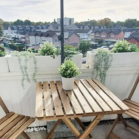 Modernes Und Ruhiges Mit Loggia