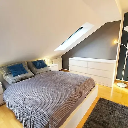 Апартаменты Modernes Und Ruhiges Mit Loggia *