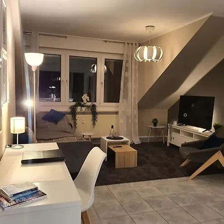 Modernes Und Ruhiges Mit Loggia *