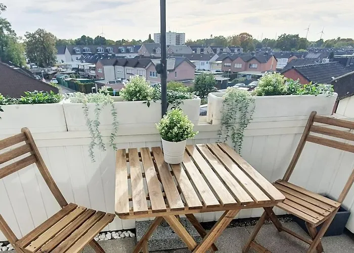 Modernes Und Ruhiges Mit Loggia