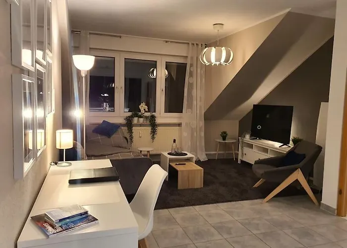 Modernes Und Ruhiges Mit Loggia *