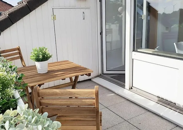 Modernes Und Ruhiges Mit Loggia